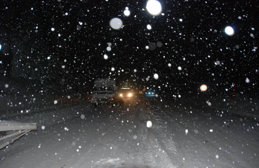 Mart kapıdan baktırdı, Alacabel karla kaplandı 3